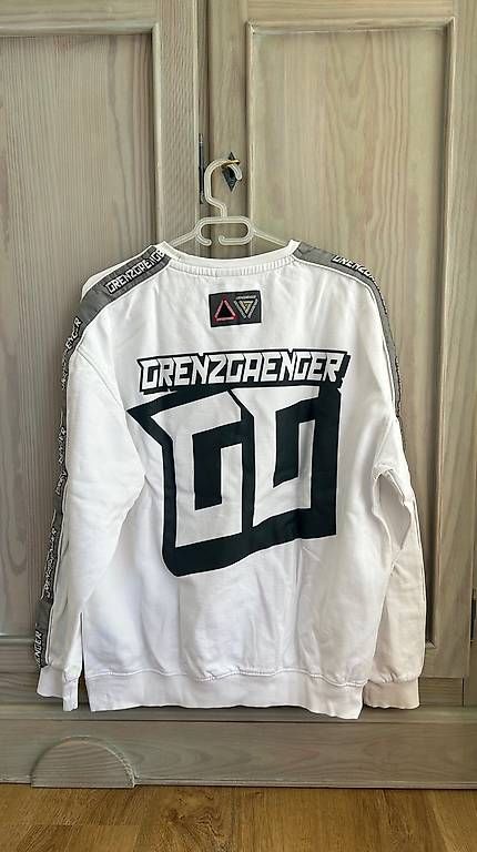 Pullover & Sweatshirts: Grenzgaenger Pullover – Gebraucht aus Rütihof von noe_5p7b