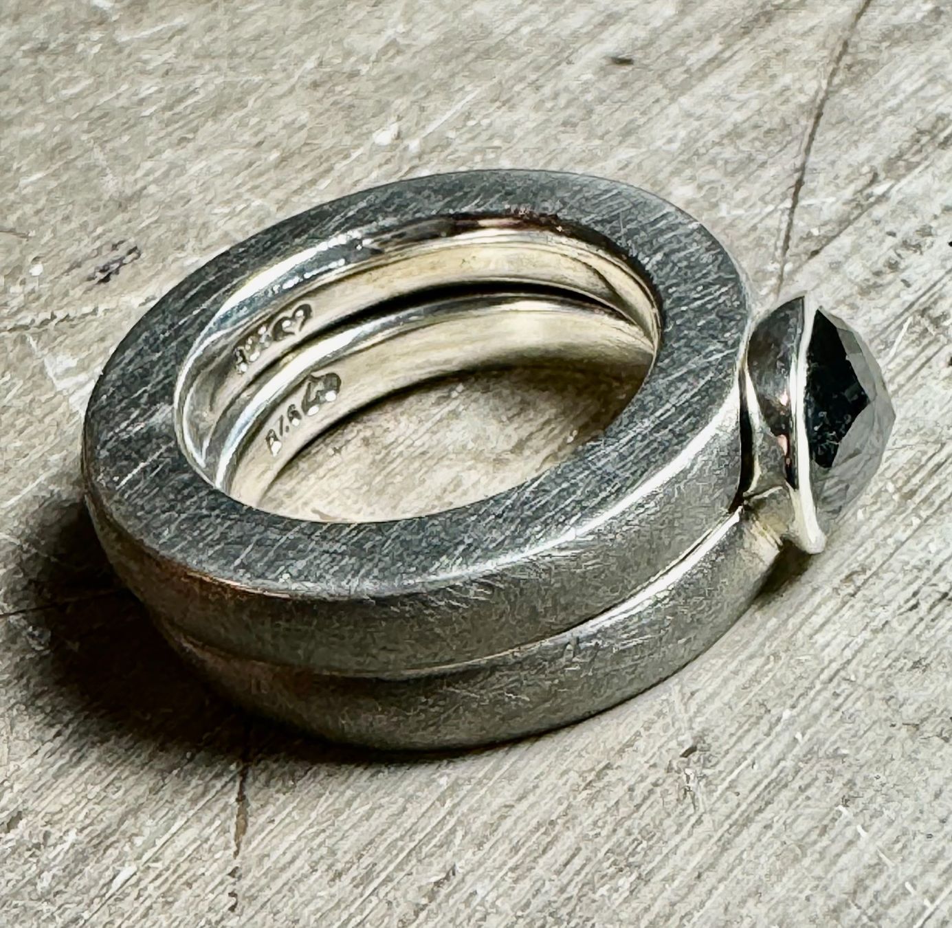 Anelli: Riesengrosser - echter, hochwertiger schwarzer Diamant-Ring! – Nuovo e nell'imballaggio originale da Jona venduto da Herzschmiede 4