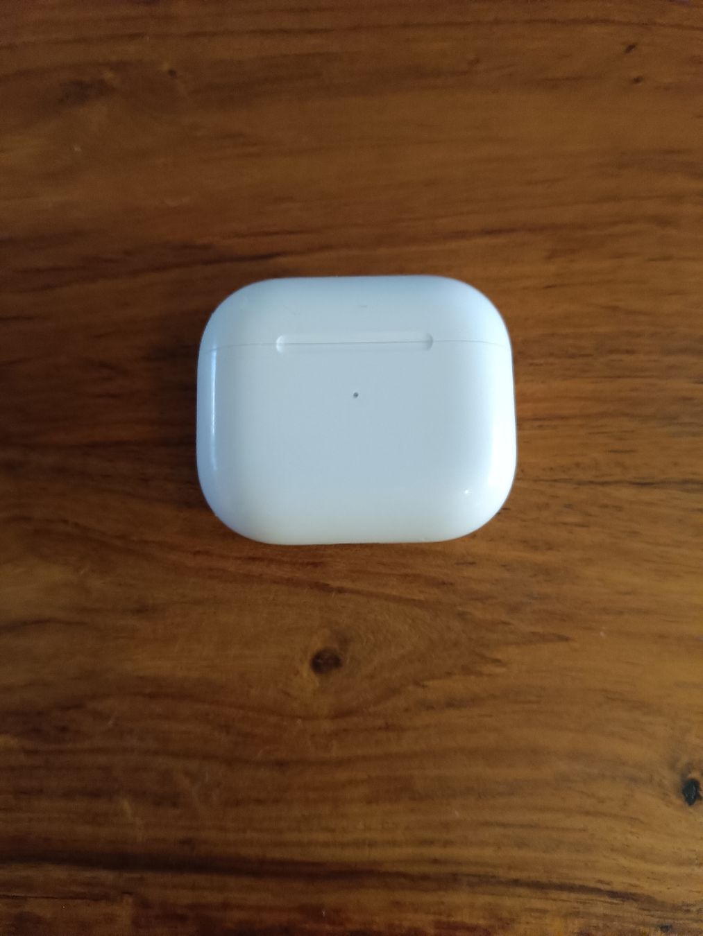 Apple Ladegerät: AirPods 3 Wireless Ladecase – Gebraucht aus Wallisellen von carla2309