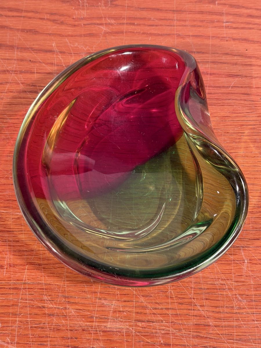 Portacenere: Vintage Emerald Green & Ruby Swirl Glass Ashtray Dish – Usato da Lausanne venduto da vas_mbk2 5