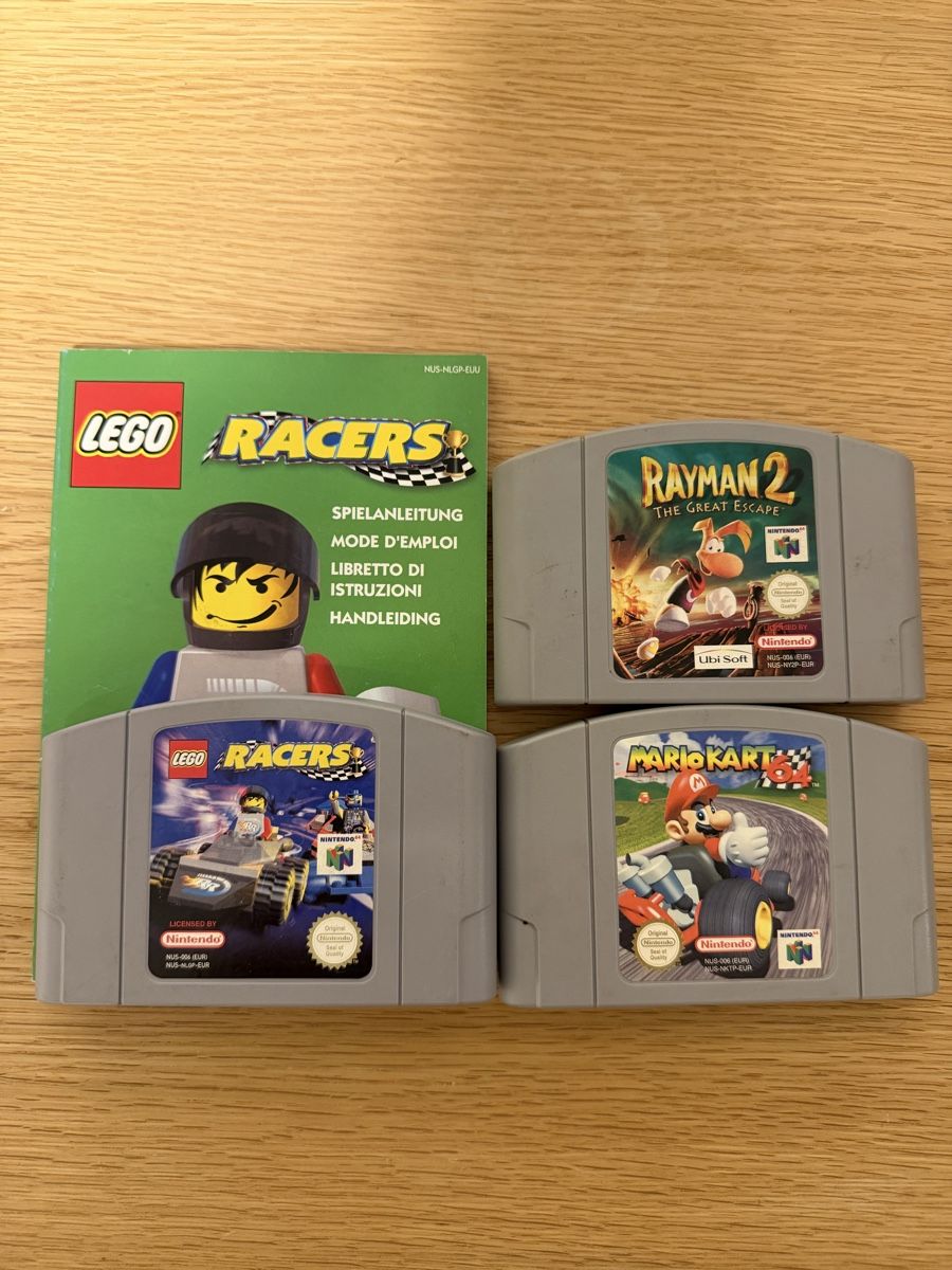 Nintendo Console: Nintendo 64 Set Konsole 4 Controller 3 Spiele mit Adapter – Usato da Rombach venduto da delta_digi44 3