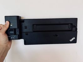 Lenovo ThinkPad Ultra Docking Station (135W) mit Netzteil