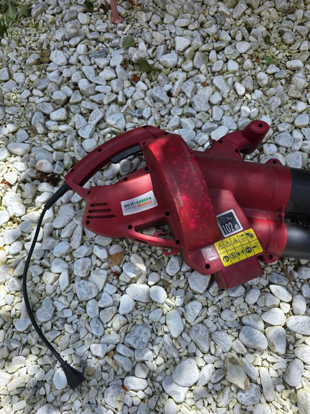 Laubbläser & Laubsauger: Elektro-Laubbläser "Do it + Garden" (Migros) – Gebraucht aus Flums von DN90 1