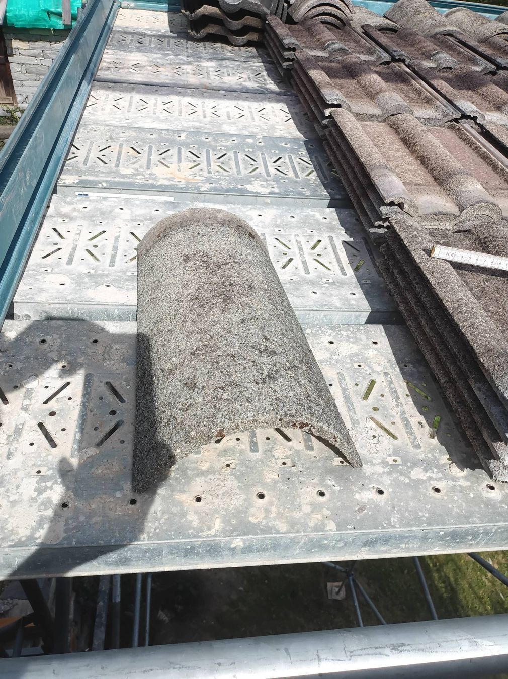 Pietre & tegole: gebrauchte Beton Dachziegel – Usato da Faido venduto da felsentor 6
