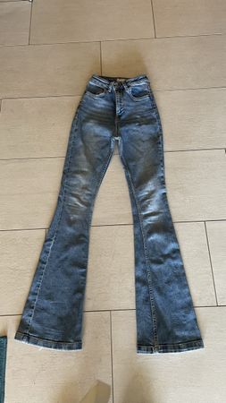 Damen Jeans Soft Flare Grösse 25 neuwertig