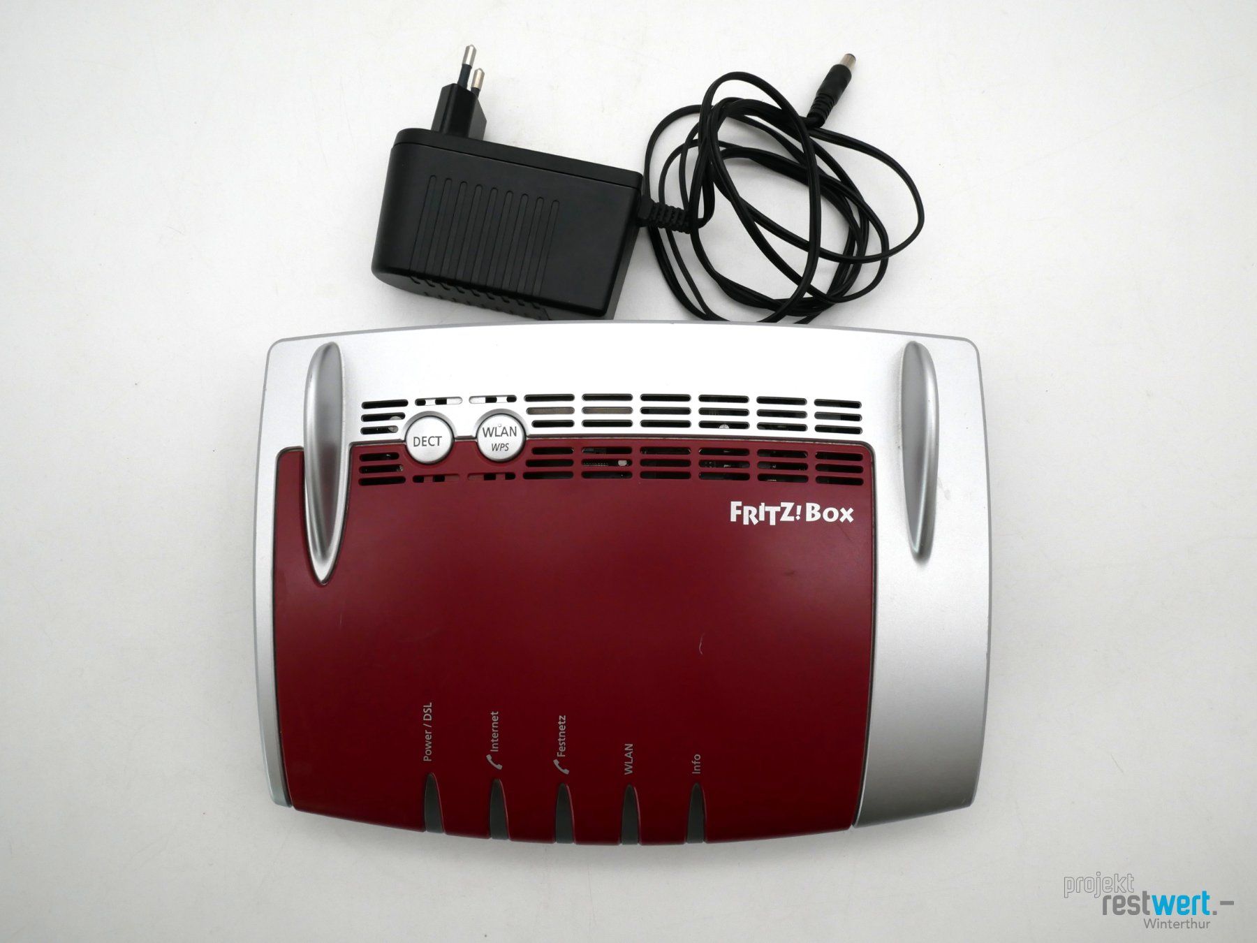 Fritz Modem & Router: FRITZ! Box 5490 Router grau rot – Usato da Winterthur venduto da Restwert_Winterthur