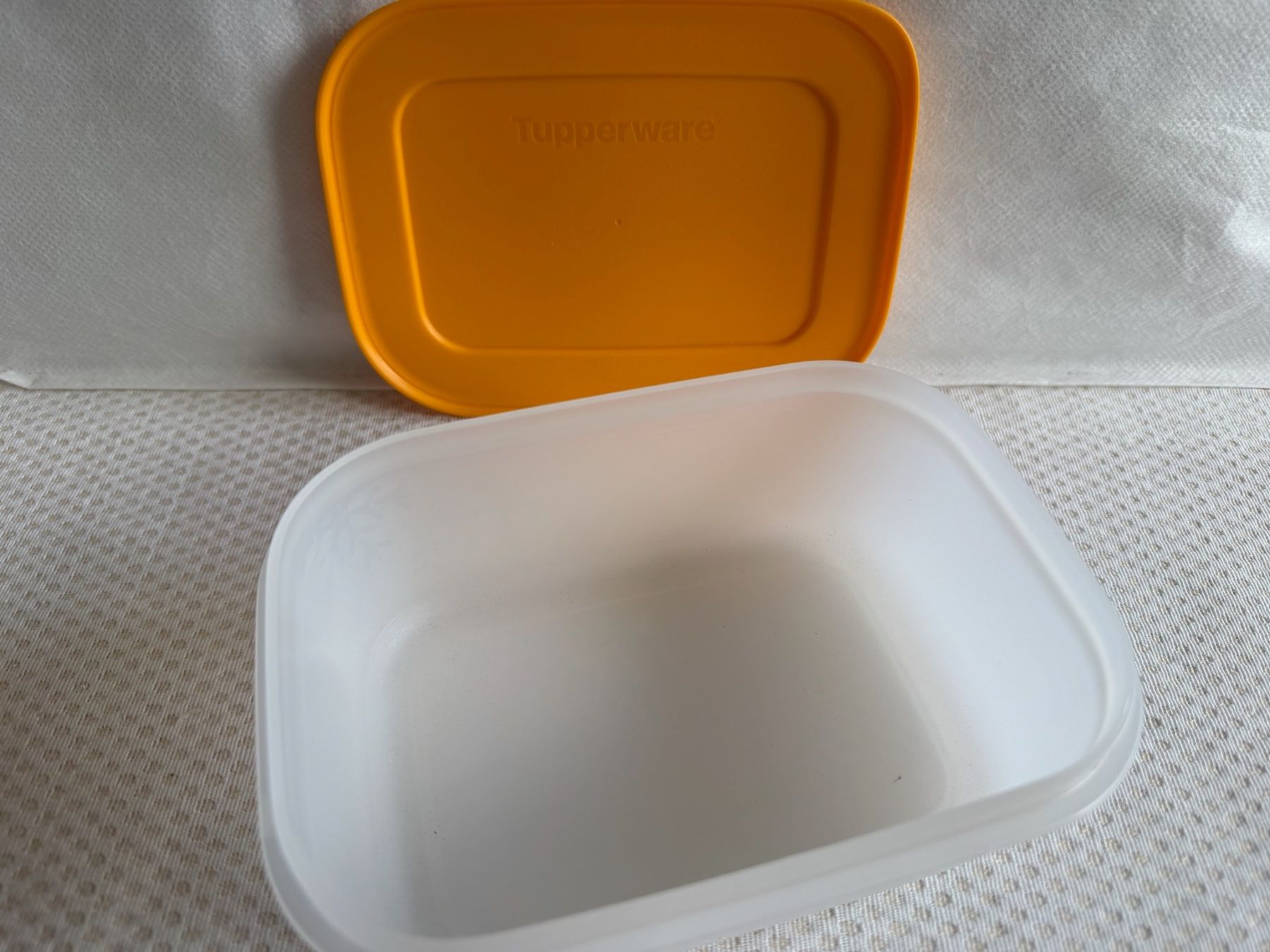 Tupperware Recipients et similaires: Tupperware - boîte - 0,45L – D'occasion à Sion par accroshoes 2