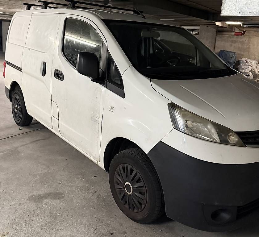 Véhicules utilitaires: Nissan NV200 – D'occasion à Jona par Dlowannuh