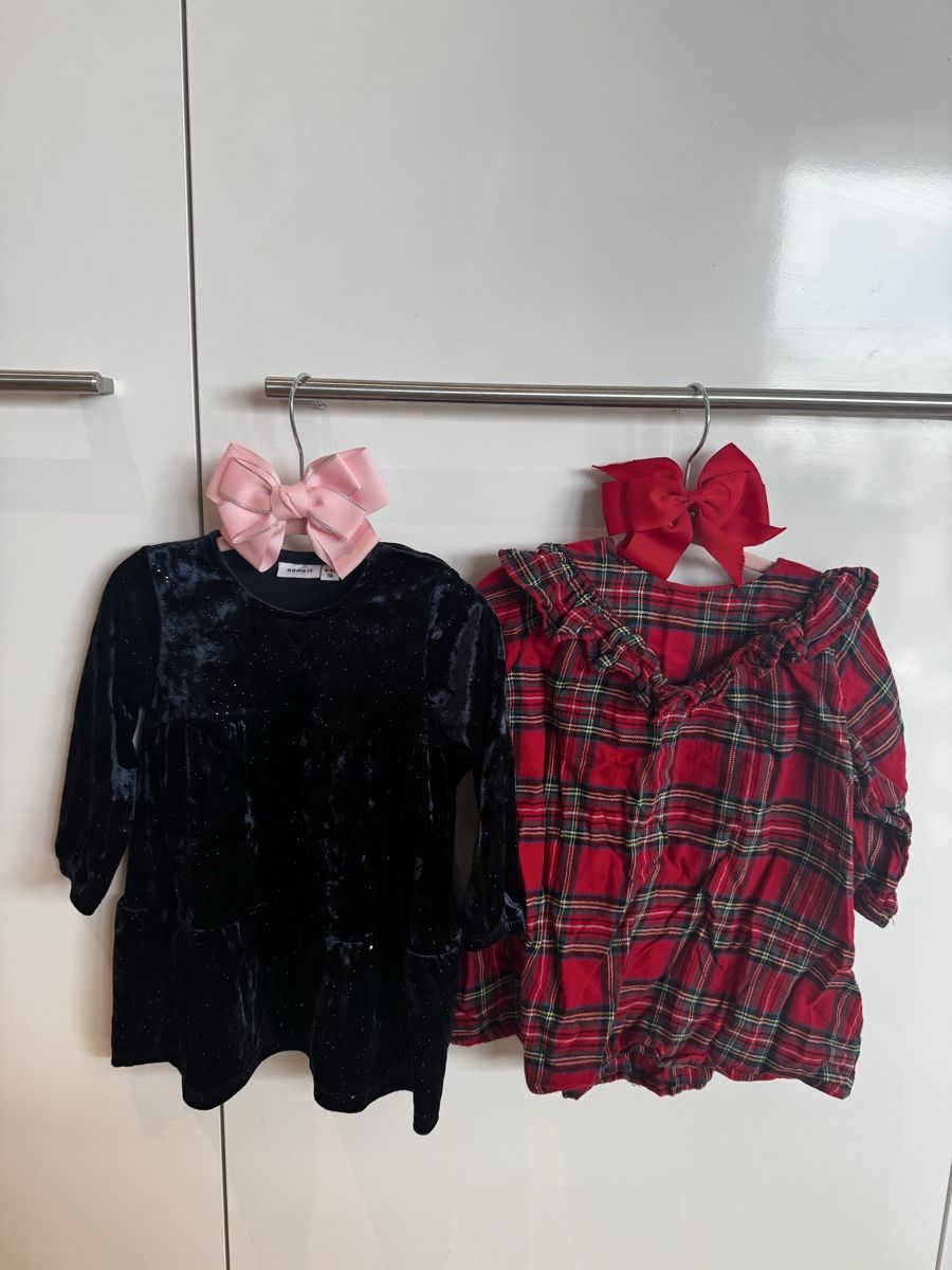 Lotti & Set di vestiti: Festliche Mädchen Kleider Set, Gr. 74, Samt & Karomuster! – Usato da Zug venduto da Silvae