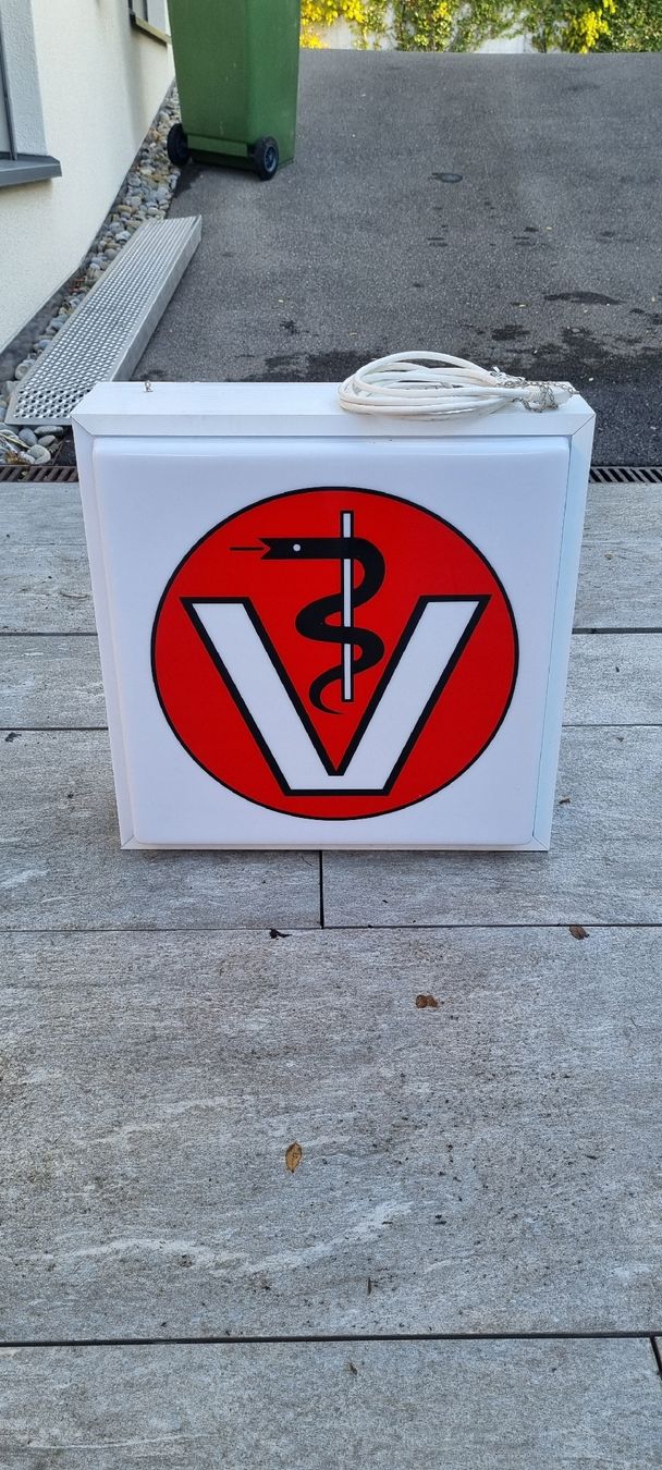 Schilder: Leuchtkasten Tierarzt Praxis Logo  – Gebraucht aus Walchwil von sev_9nl5