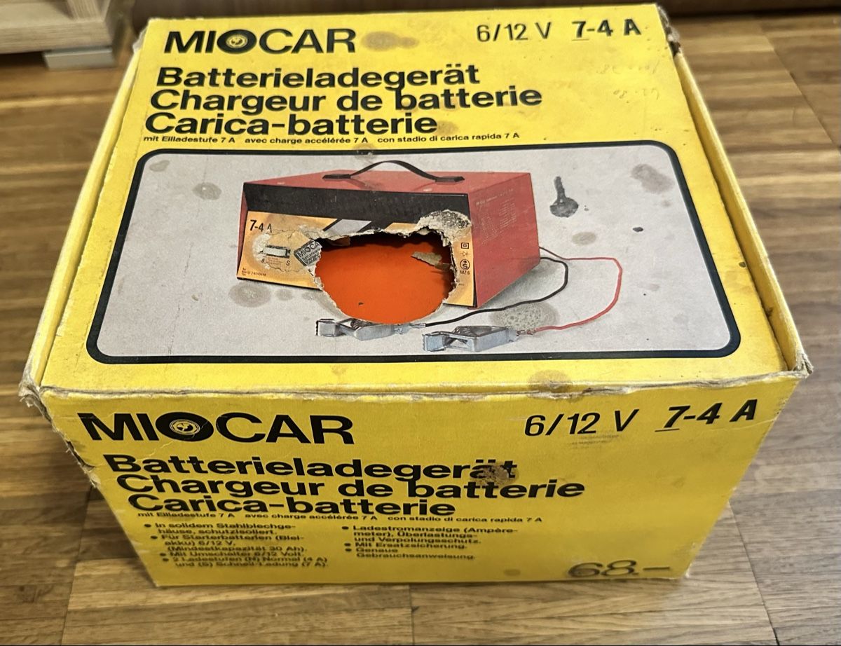 Caricabatterie: MIOCAR Batterieladegerät 6/12V 7-4A – Usato da Schaffhausen venduto da Patrick1234 2