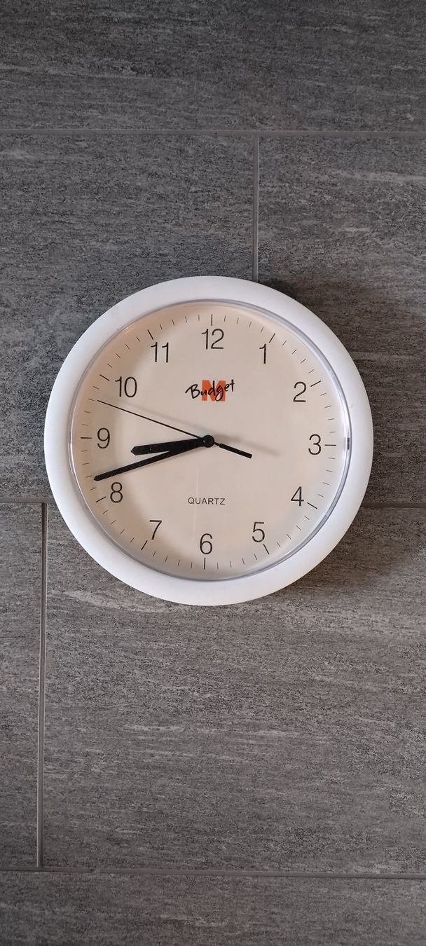 Uhren: Wanduhr M-Budget – Gebraucht aus Wettingen von Arthur054