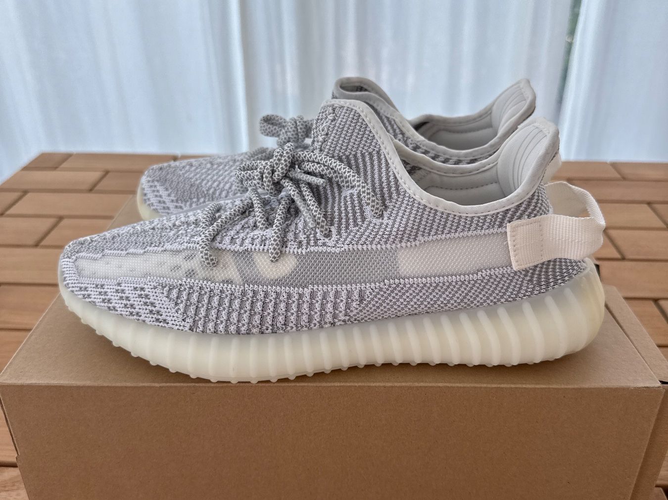 Adidas Scarpe da uomo: Adidas Yeezy Boost 350 V2 – Nuovo e nell'imballaggio originale da Prangins venduto da JKing18 1