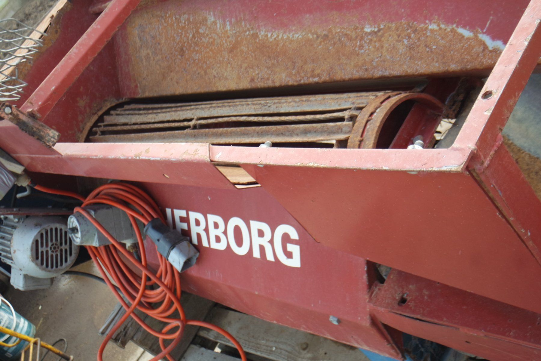 Tutte le macchine: émotteuse/nettoyeuse  Herborg 103 – Usato da Avenches venduto da Brocadou 2
