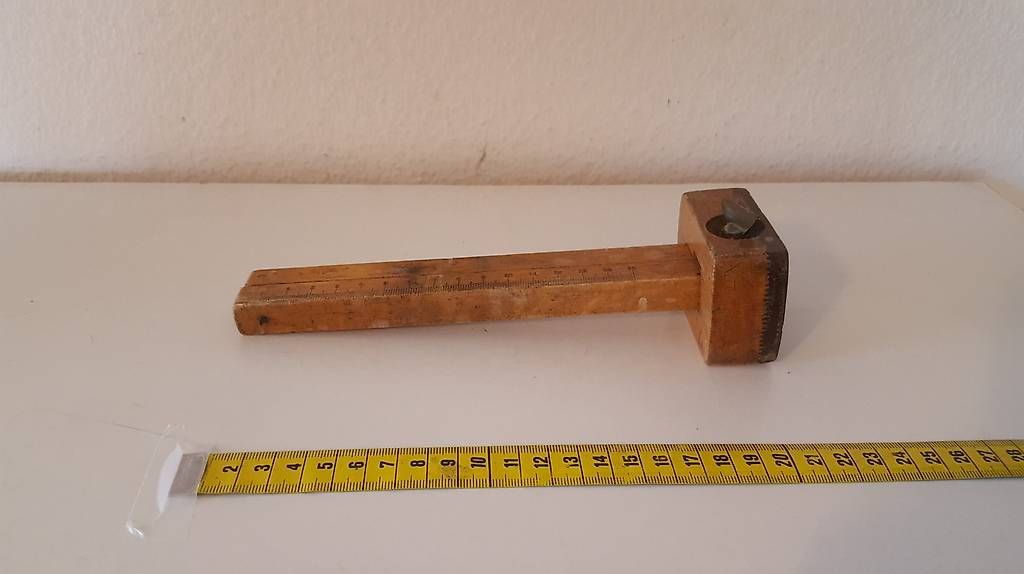 Alle Werkzeuge: Messwerkzeug aus Holz / Streichmass – Gebraucht aus Greifensee von Foxglove 2