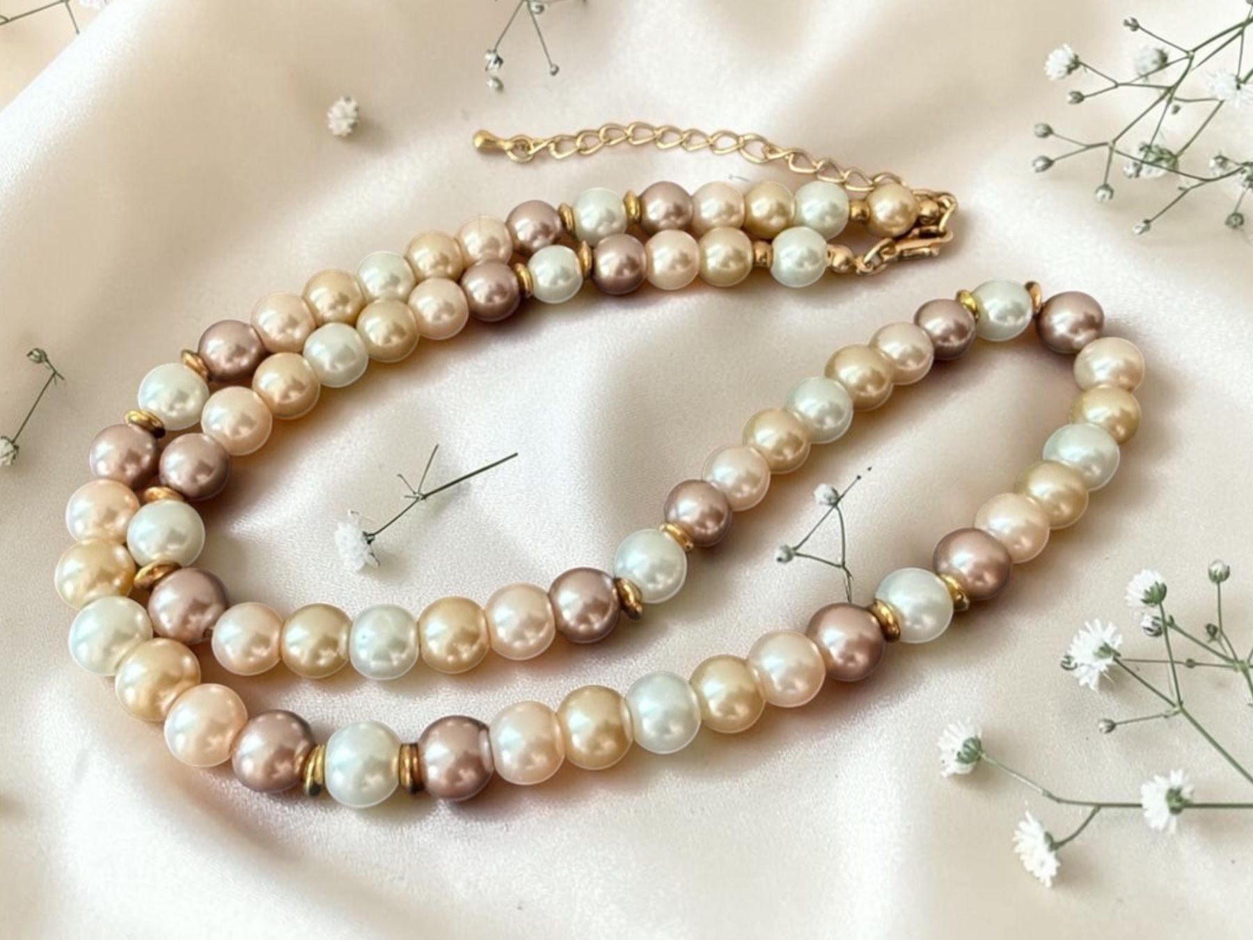 Colliers: Vintage Cremefarbene und rosa Perlenkette – D'occasion à Lamone par LaCantinaMagica