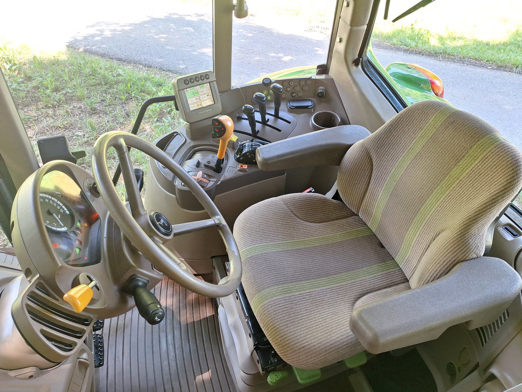 John Deere Trattori: John Deere 6330 Premium – Usato da Brünisried venduto da puerrop 7