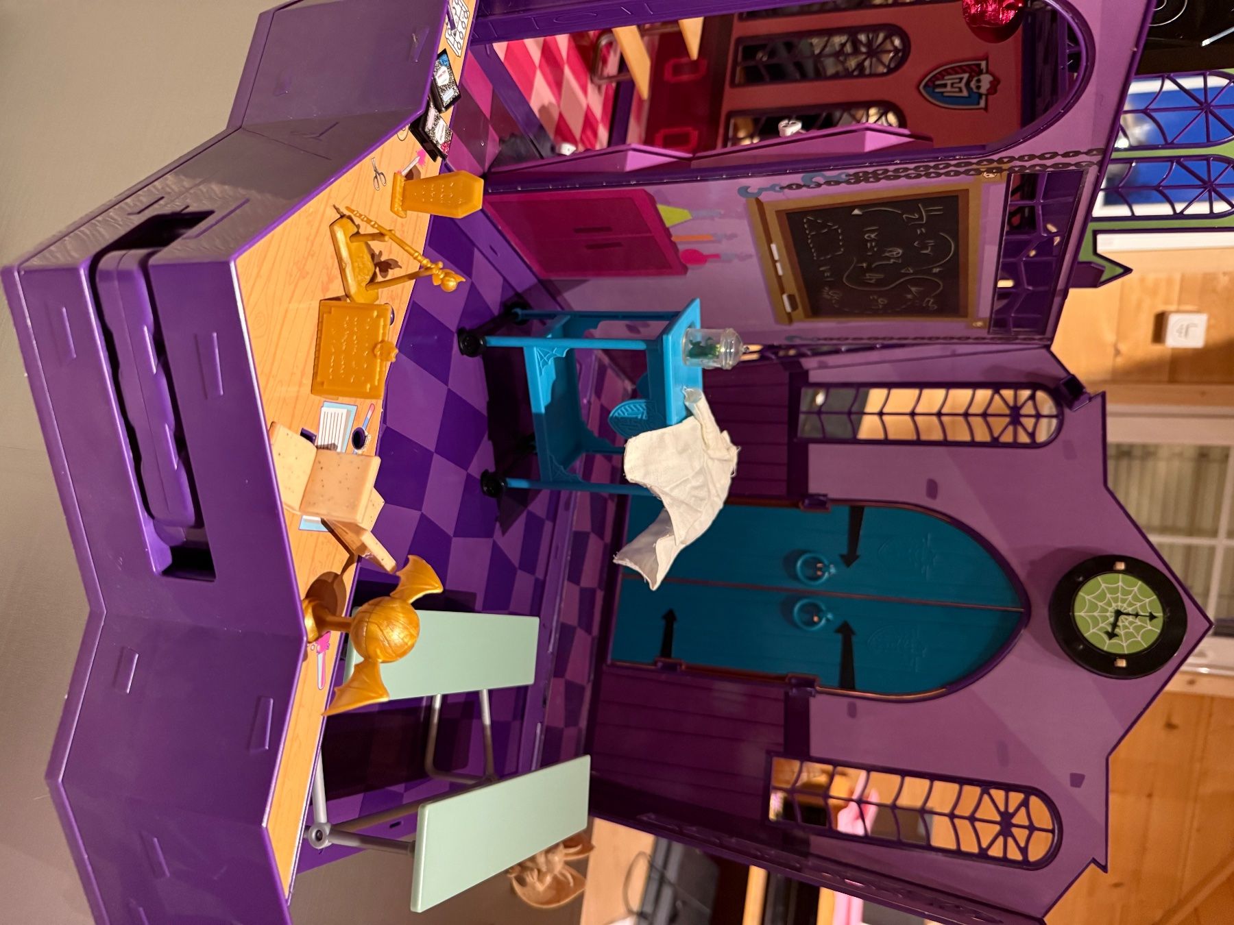 Mattel Casette per bambini: Monster High School G1 – Usato da Fribourg venduto da leaahrm 3