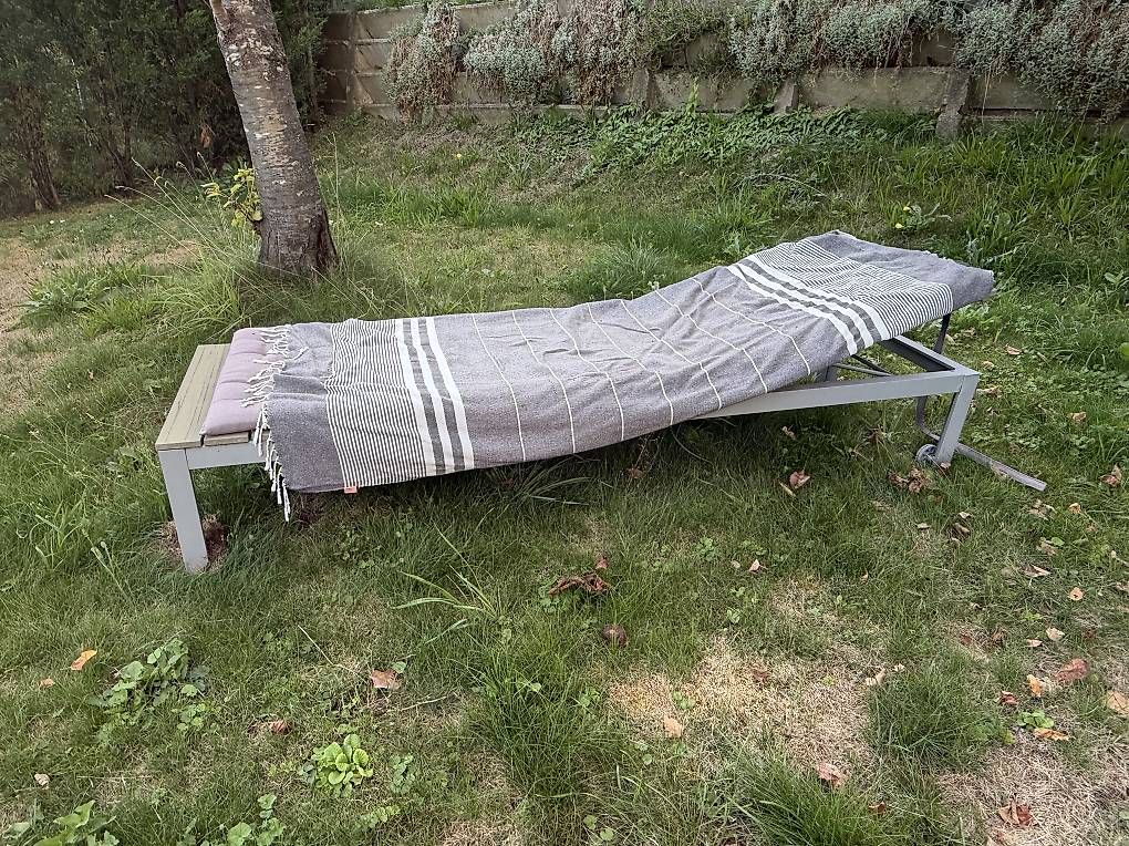 Set di tavolo e panche: Set jardin  – Usato da Epalinges venduto da flo_7p8m 2