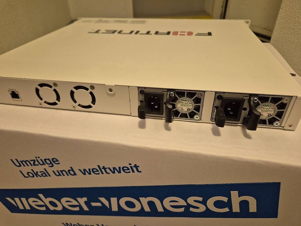 FS Hub & Switch: Fortinet FortiSwitch 448D-FPOE – Usato da Cham venduto da swiss_teufen 2