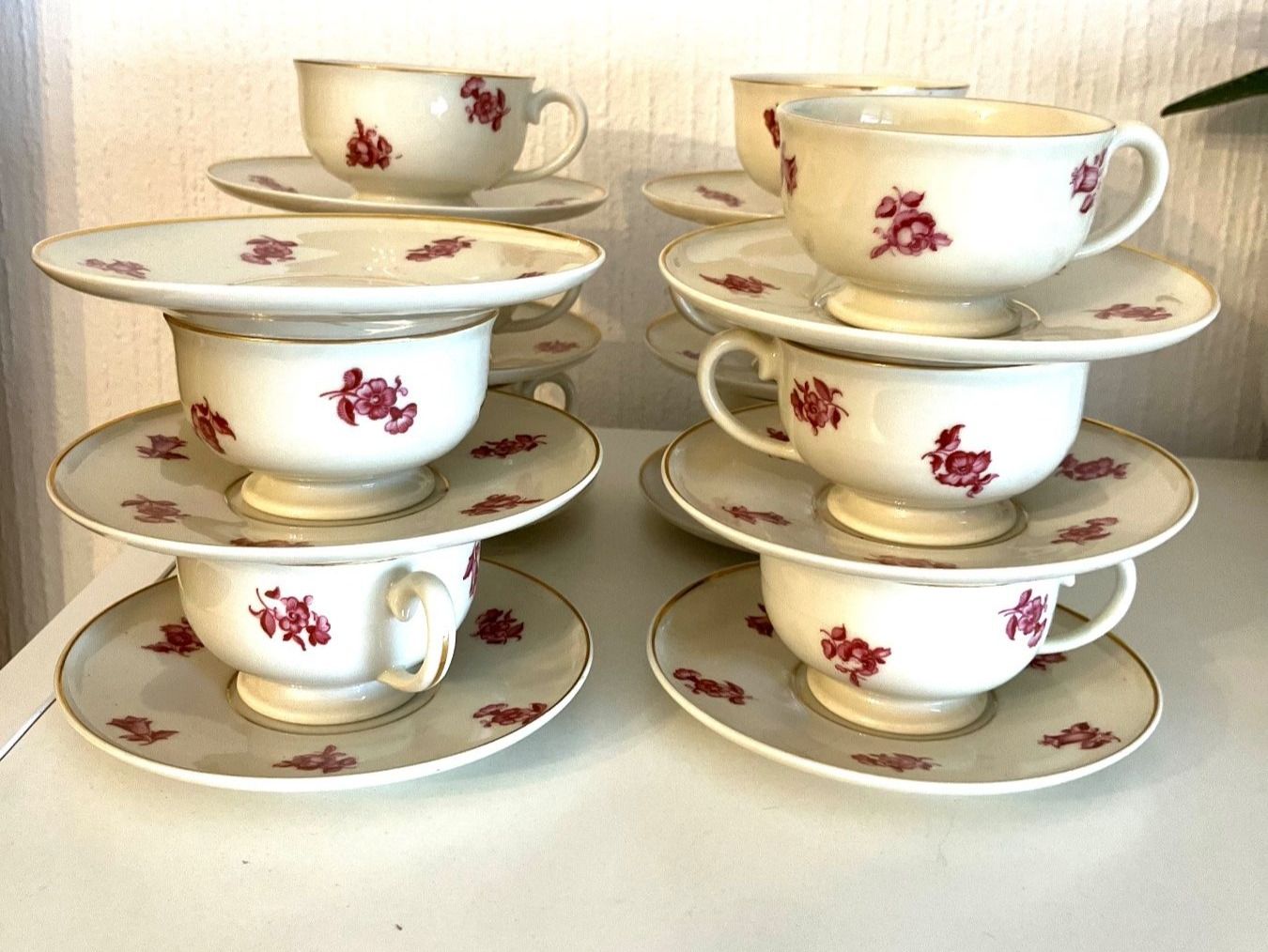 Set di piatti: Porcelaine Langenthal 1937 Services A – Usato da Peseux venduto da Chimon59 1