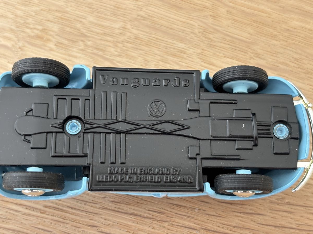 Volkswagen Modellini d'auto: 1 VW Käfer**Cabriolet**1:43** – Nuovo (secondo la descrizione) da Volketswil venduto da Car6 6