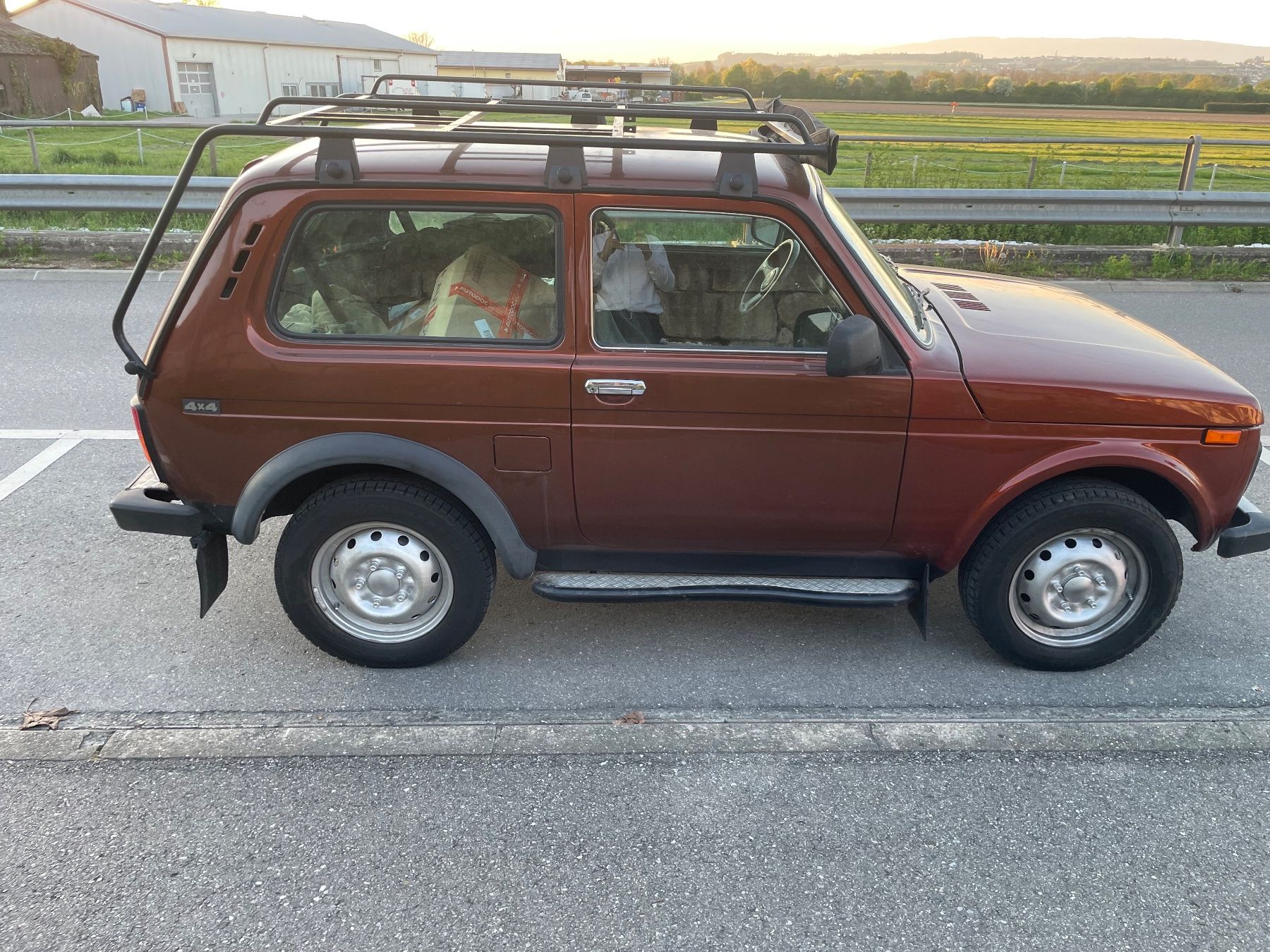 Lada Automobili: Lada Niva 23000km – Usato da Avenches venduto da sal_j62q 2