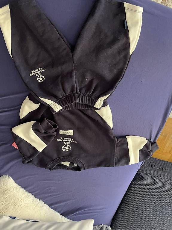 H&M Kleiderpakete & -sets: Trainer Grösse 86 – Gebraucht aus Stäfa von Corinneeeee 1