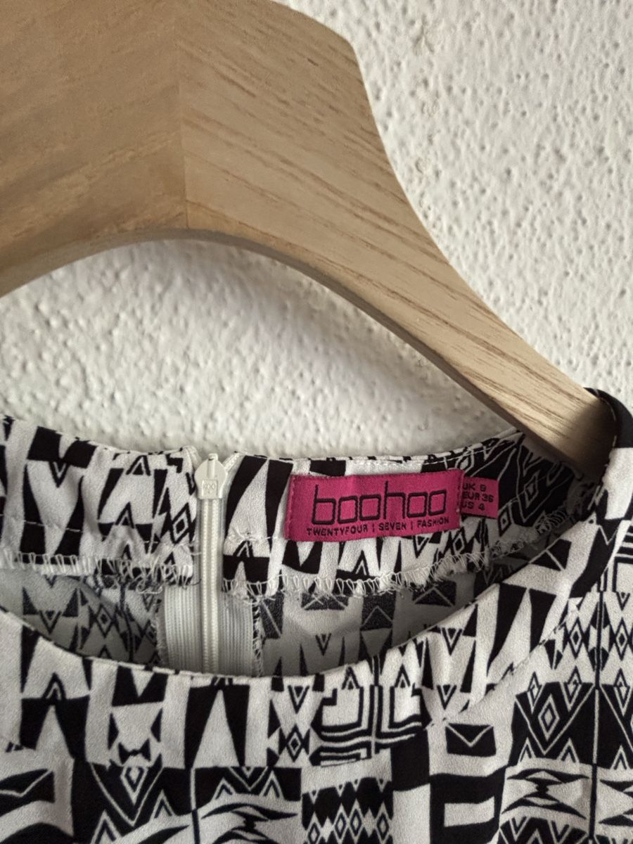 Boohoo Vestiti: Boohoo Aztec Print Dress - Size S – Usato da Luzern venduto da aloevira 1