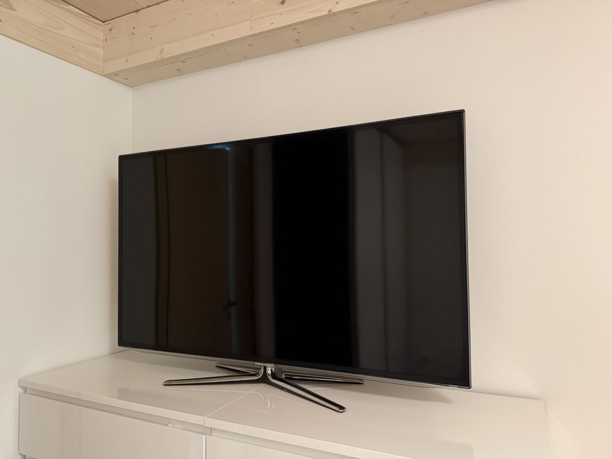 Fernseher: Samsung Fernseher schwarz – Gebraucht aus Zumikon von bobsi2012