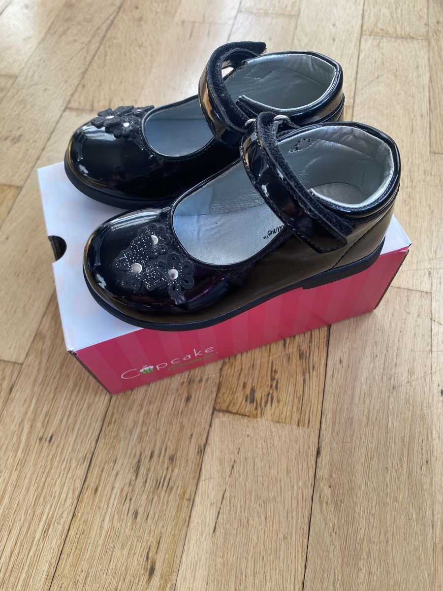 Scarpe per ragazze: Lack-/ Trachtenschuhe Gr. 23 – Nuovo (secondo la descrizione) da Zürich venduto da surfflake 1