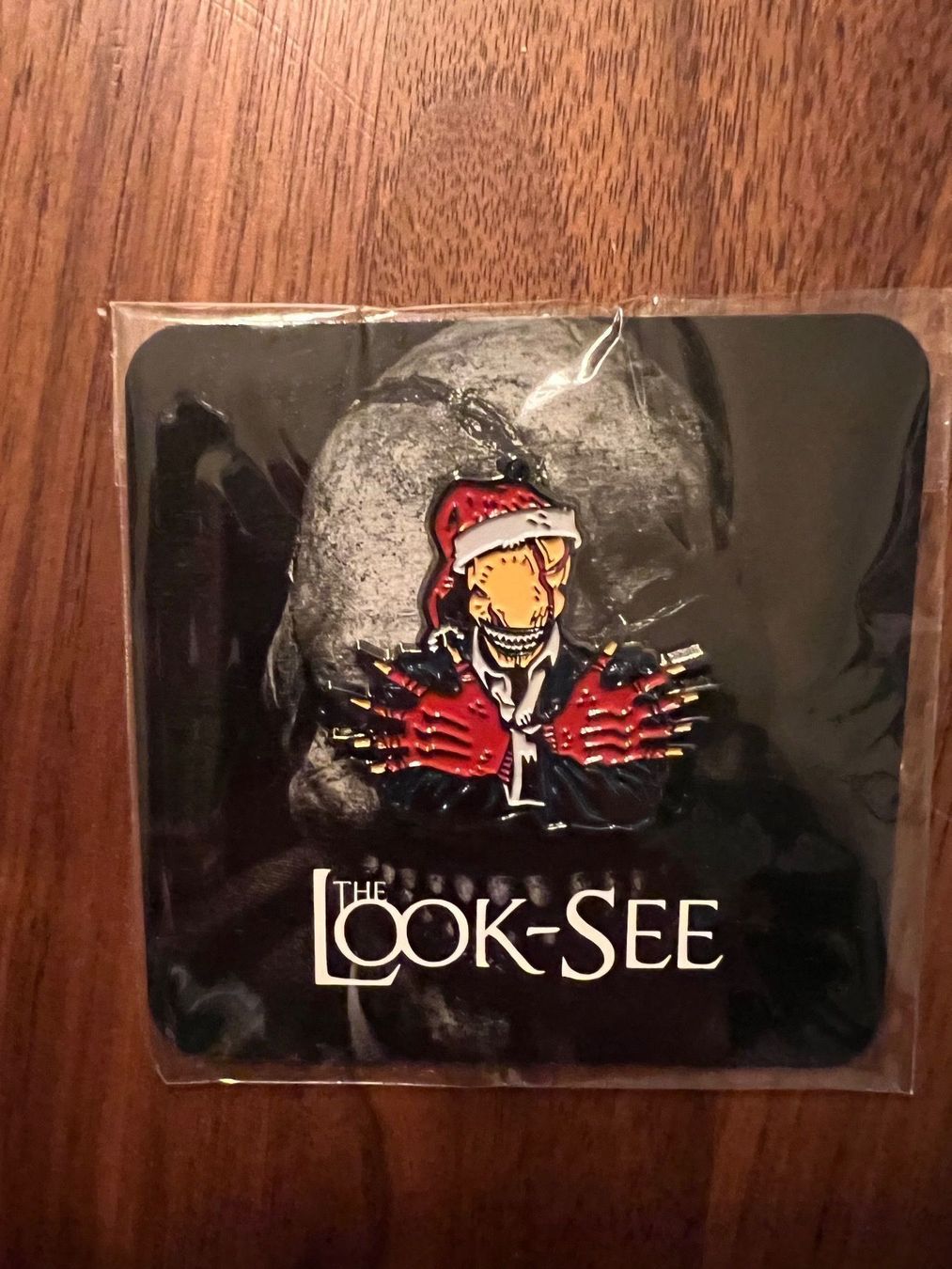 Placchette & Badge: Look-See Pin NEU – Nuovo e nell'imballaggio originale da Dübendorf venduto da CellarSeller