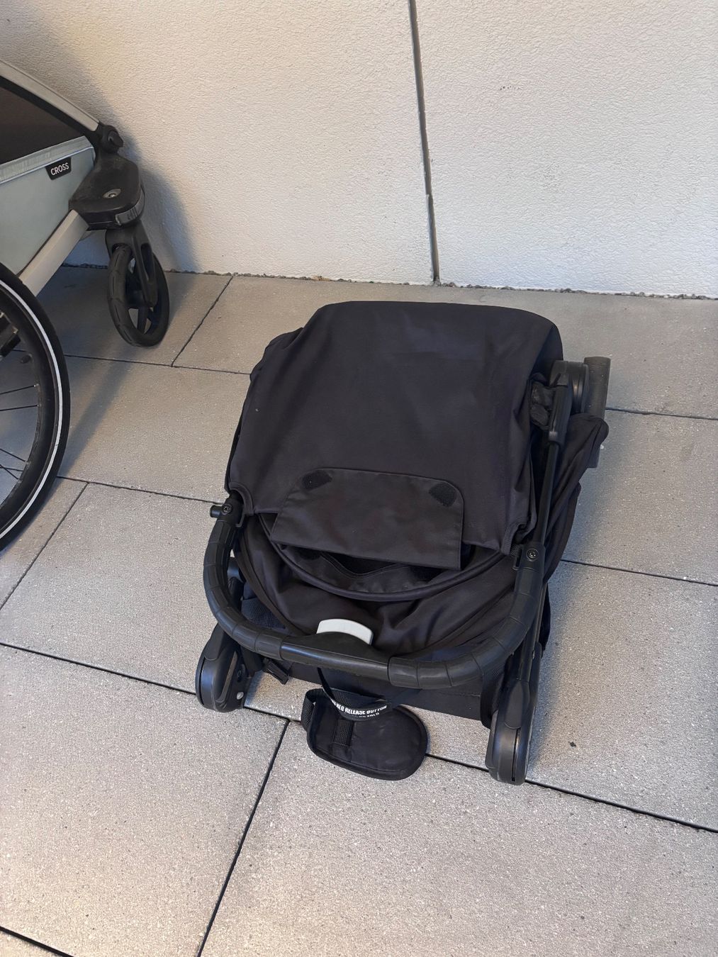 Baby Jogger Kinderwagen: Kinderwagen schwarz Citytour – Gebraucht aus St. Gallen von Linari8 3