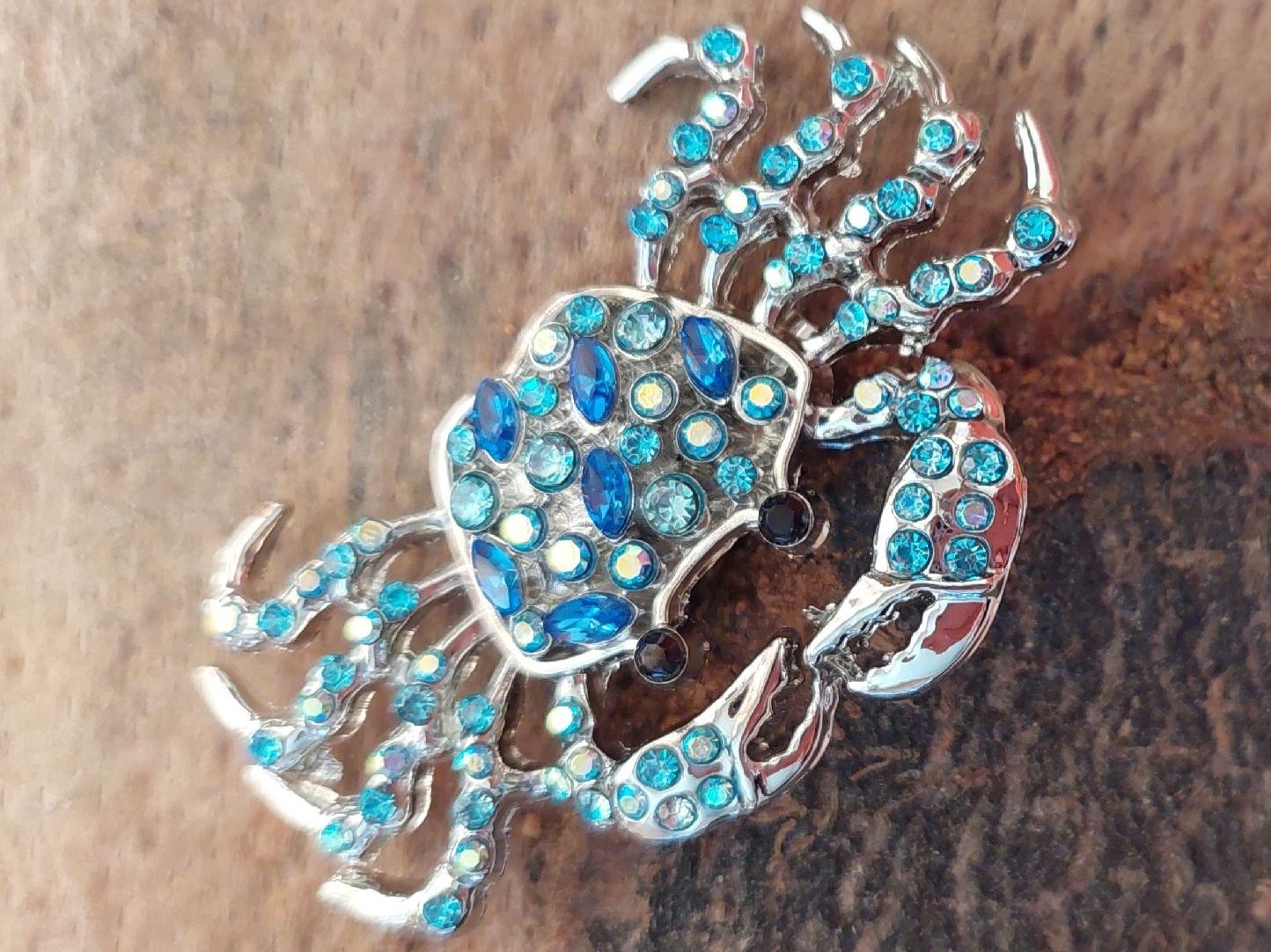 Spille & Fermagli: Brosche Krebs Krabbe mit Strass-Steinen, Silber-Blau – Usato da Oberwil BL venduto da Hunajakakku 1