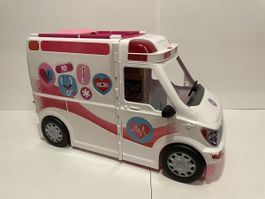 Barbie Spielzeug Ambulanz mit viel Zubehör gebraucht