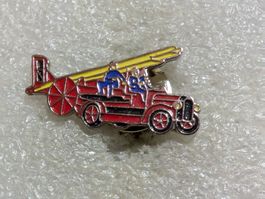 Ansteckpin 217: Feuerwehrauto