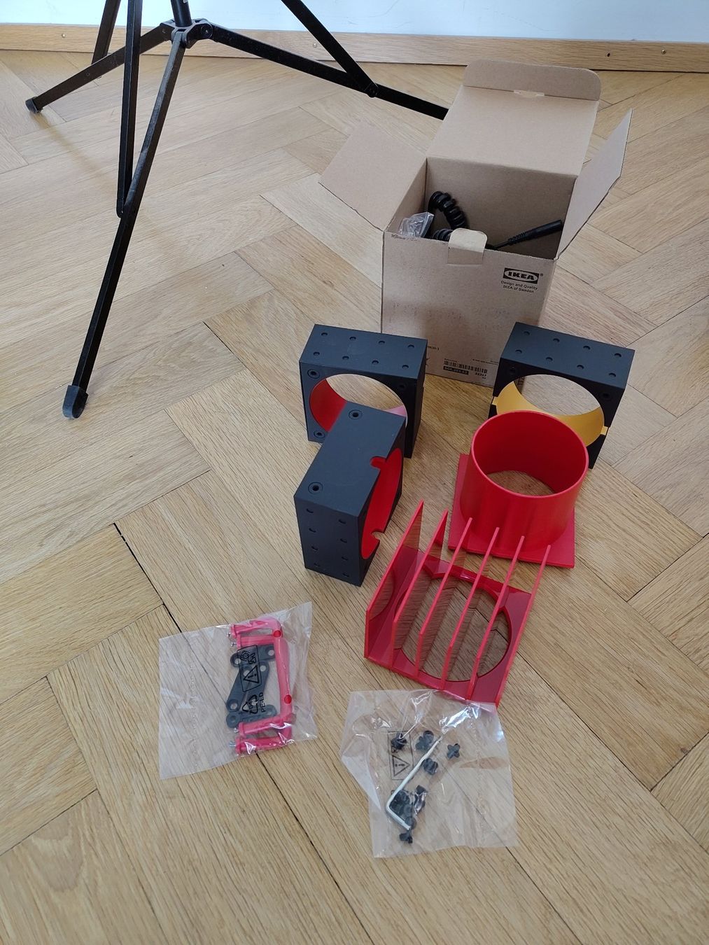 Ikea Lampade: Lampe sur pied Ikea Frekvens – Usato da Lausanne venduto da Ljab 6