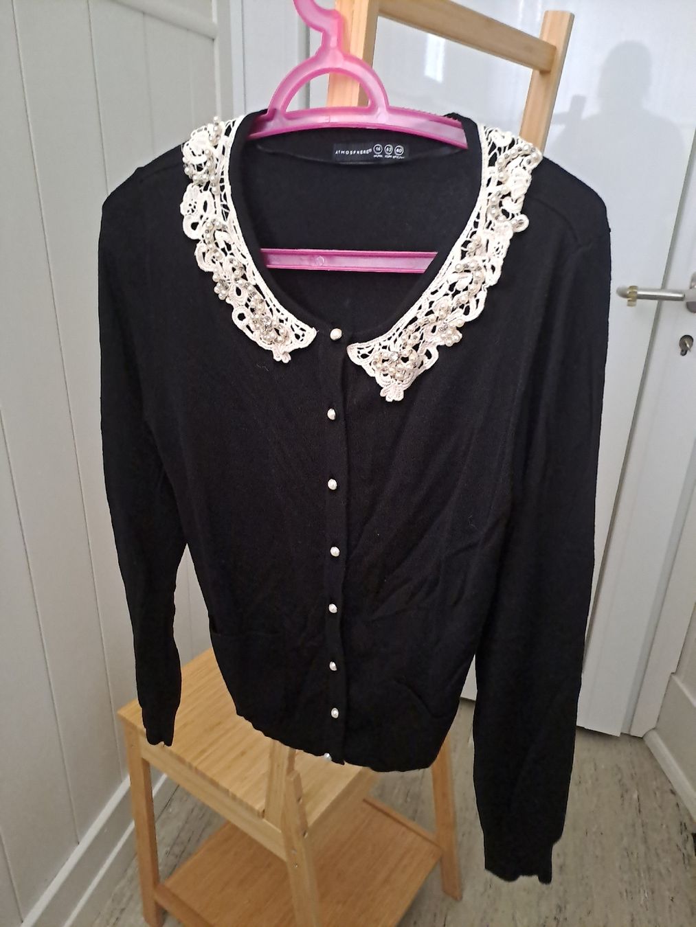 Giacche: Damen Strickjacke schwarz mit Spitze und Perlen Gr 40 – Usato da Rickenbach LU venduto da bishiida