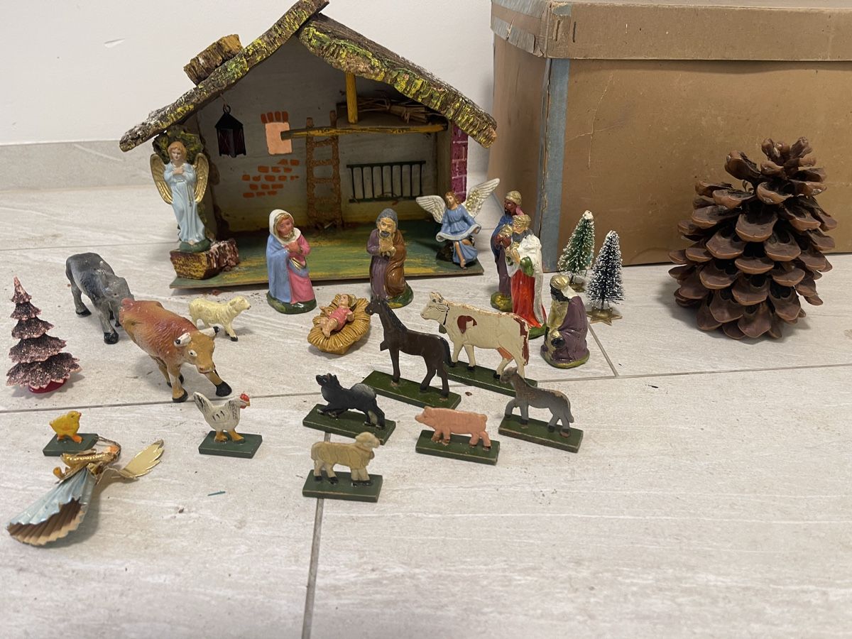 Toutes les décorations: Krippe mit Figuren – D'occasion à Basel par mariablanka 1