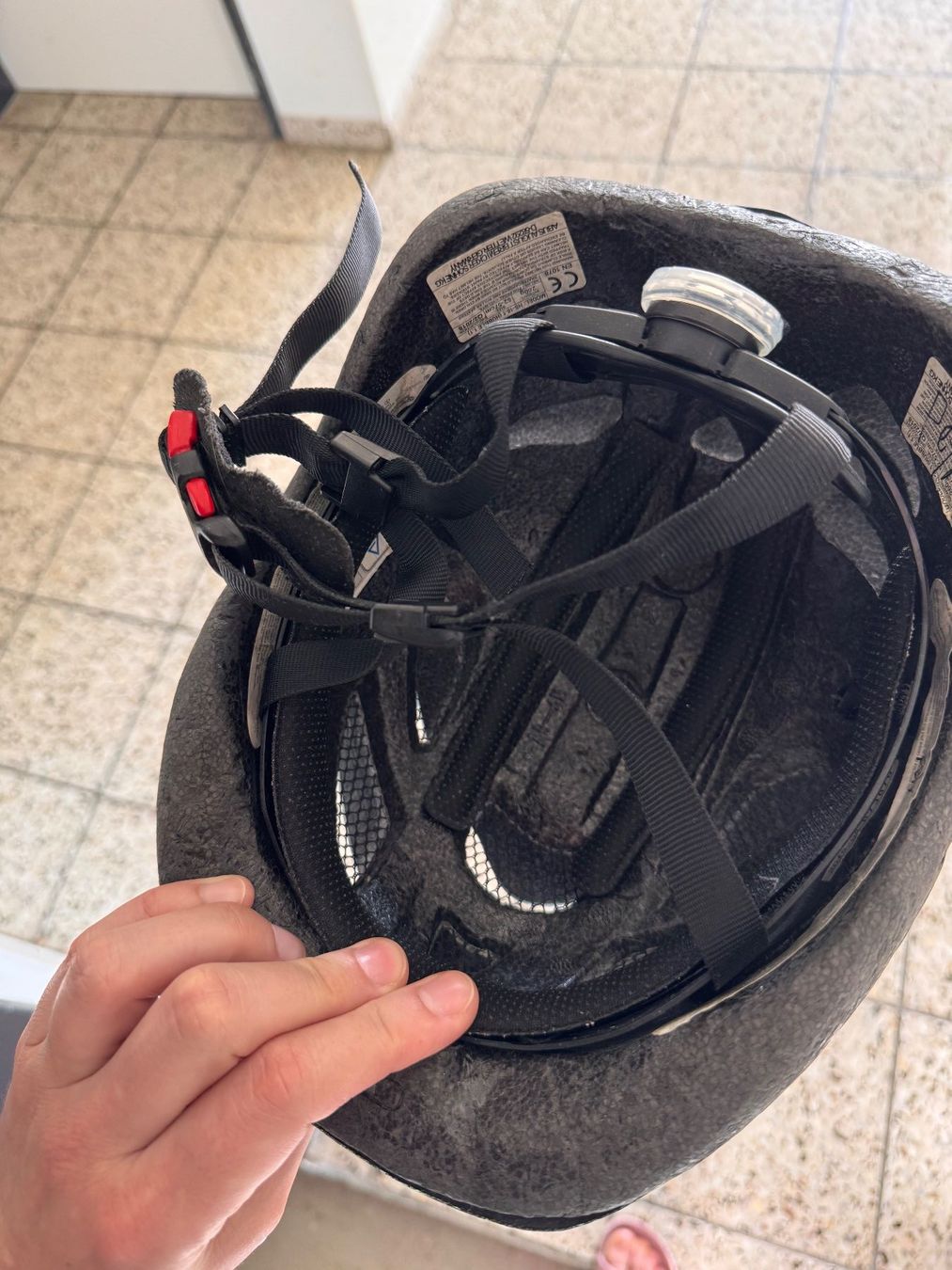 Abus Caschi: Helm Kind / Helmet child von Abus – Usato da Birmensdorf ZH venduto da nan_d5qd 1