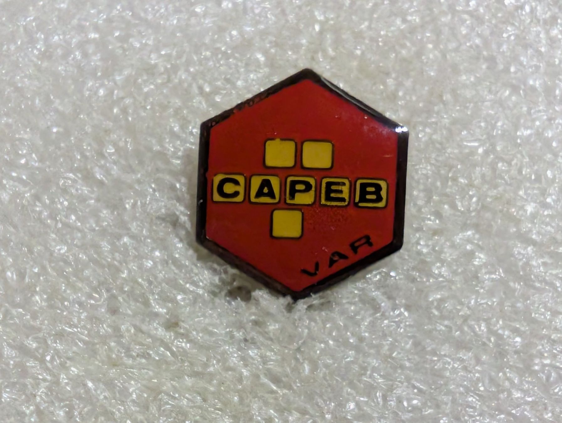 Placchette & Badge: Ansteckpin 201: Capeb Var – Usato da Oppligen venduto da Pin-Fall-Shop