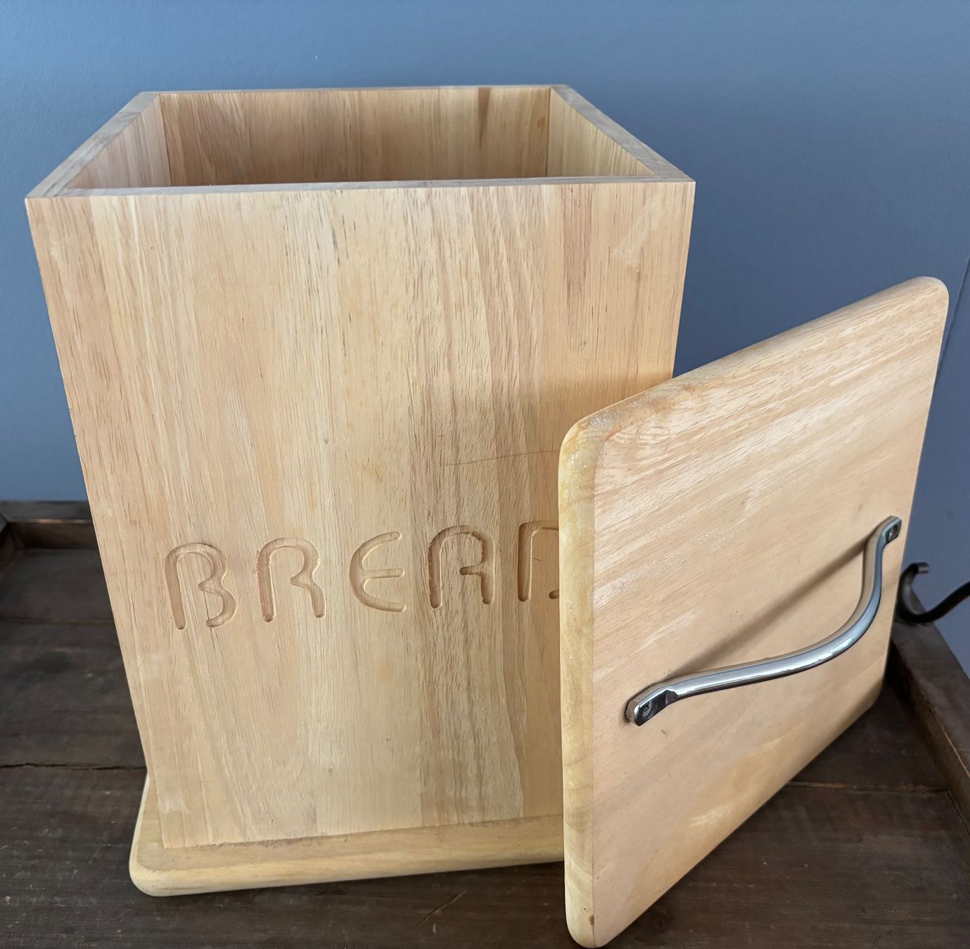 Altro per la casa: Brotdose Brotbox aus Holz – Usato da Luzern venduto da celine7373