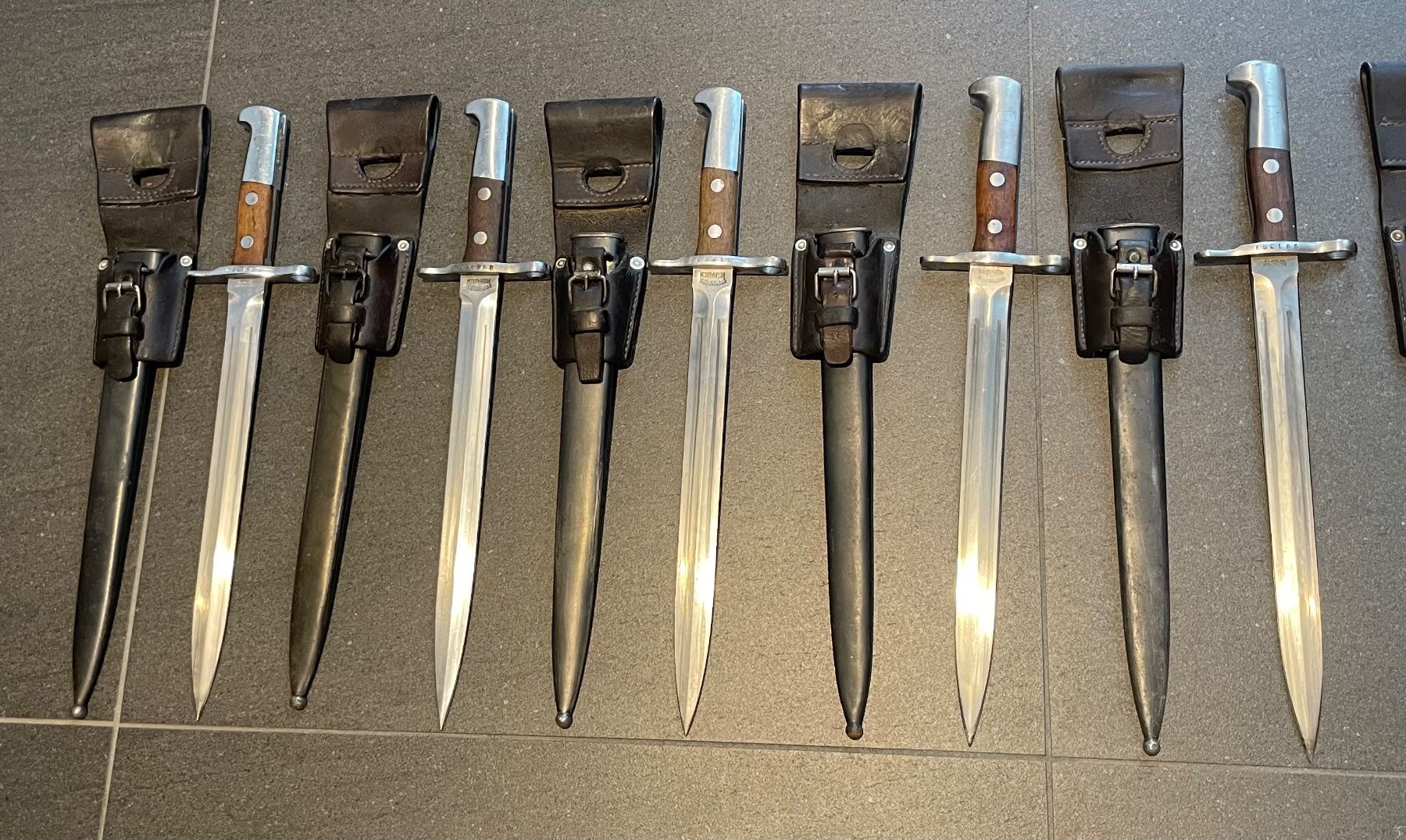 Schweizer Armee Armi bianche: 14 Bajonette mit Scheide / gebraucht – Usato da Bremgarten AG venduto da Schussi 3