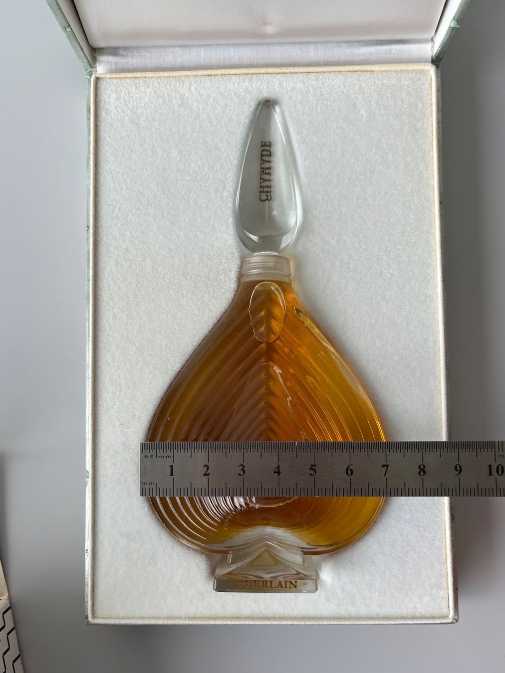 Guerlain Profumi & Eau de Toilette: CHAMADE Extrait GUERLAIN - Vintage - Herzflakon und Koffer – Usato da Zollikofen venduto da spunk65 8