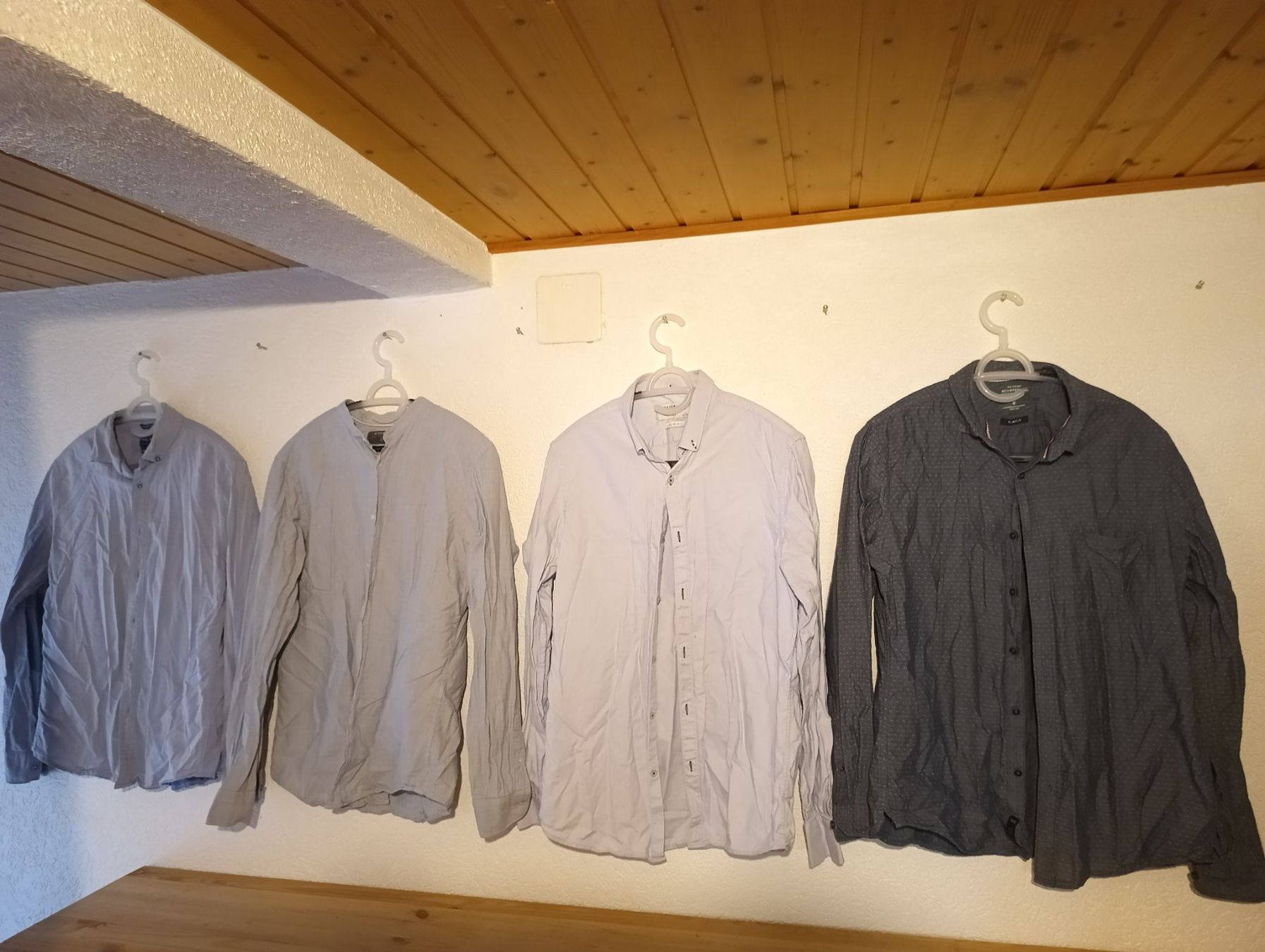 Lotti di vestiti: Lot de 22 chemises – Usato da St imier venduto da Rieju23 3