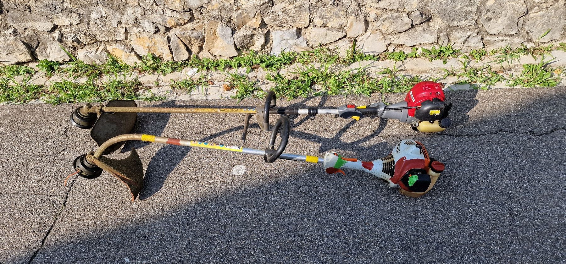 Honda Rasenmäher: 2 Rasentrimmer Stihl und Honda – Gebraucht aus Tagelswangen von Axel_36