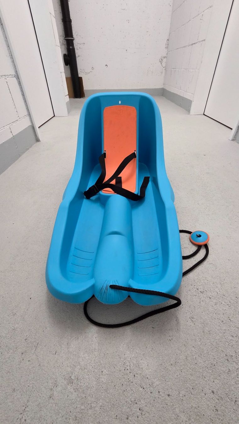 Slitta: Kinderbob mit Sitz und Sicherheitsgurt - wenig gebraucht – Usato da Schwyz venduto da Thomas_H1986 1