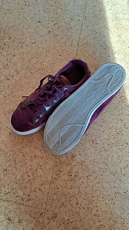 Damenschuhe: Nike Sneaker, Samt, Bordeaux, Gr. 40 – Gebraucht aus Wolfwil von Mim015 2