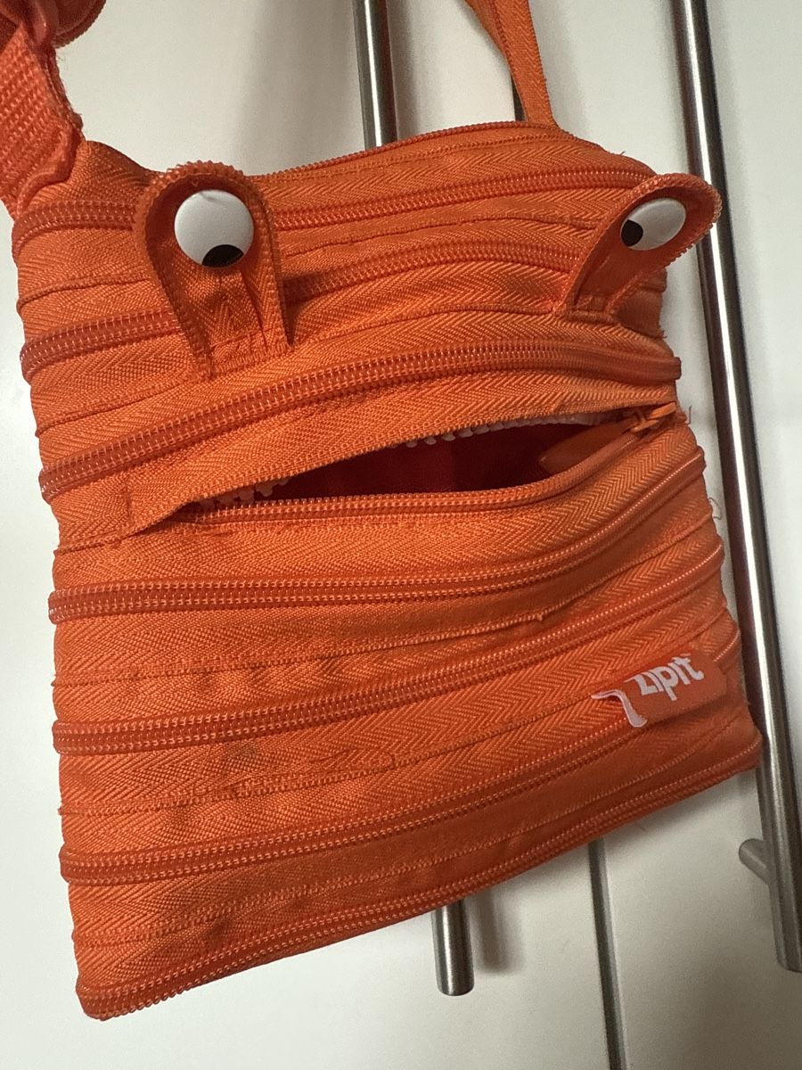 Kindertaschen: Orange Umhängetasche mit Augen – Gebraucht aus St. Niklausen LU von car_2562 3