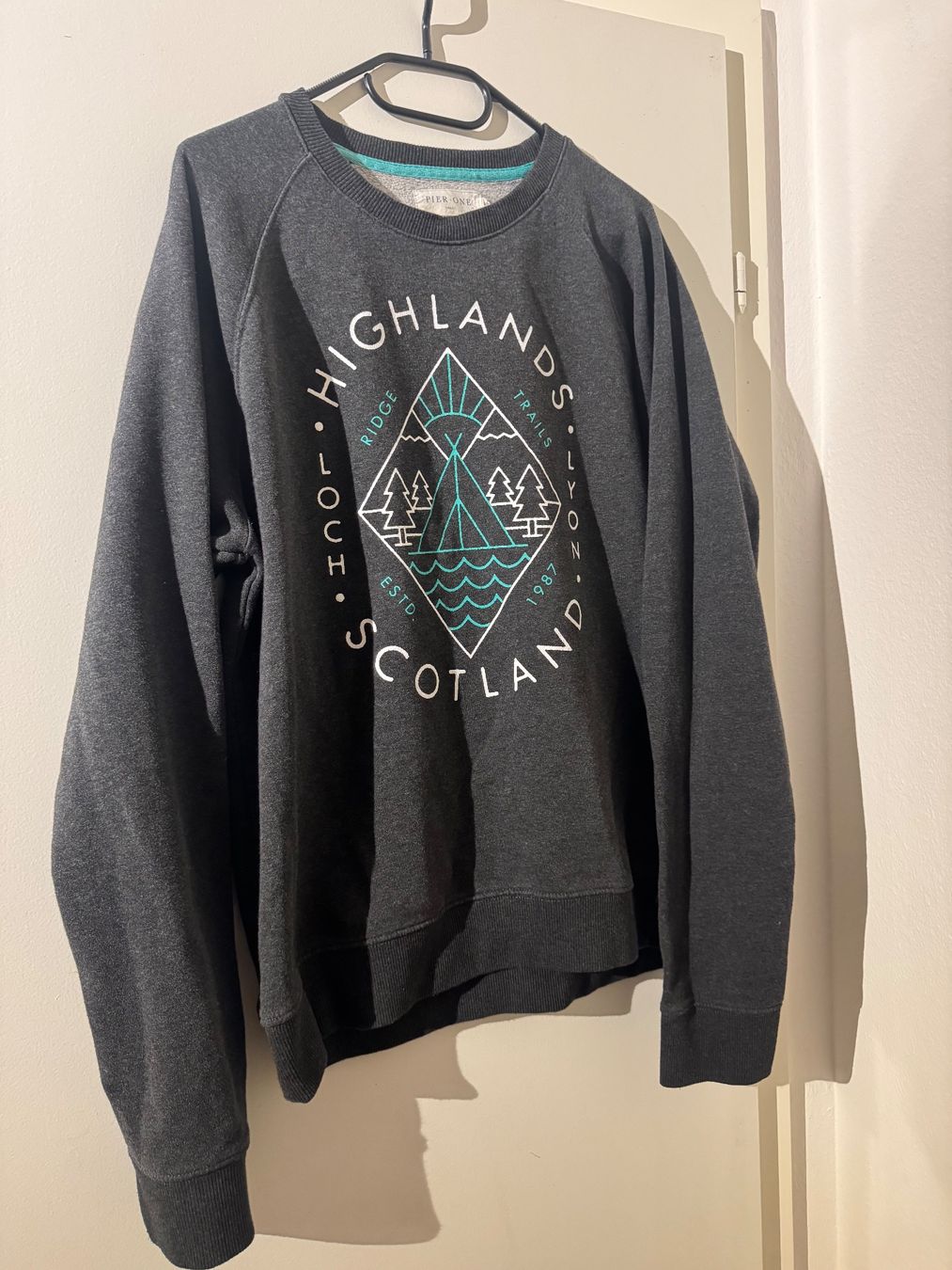 Pullover & Sweatshirts: Grauer Pier One Herren-Pulli, Scotland, Grösse XL – Gebraucht aus Künten von bel_6wn2